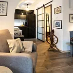 Loft W Starej Wozowni Apartment