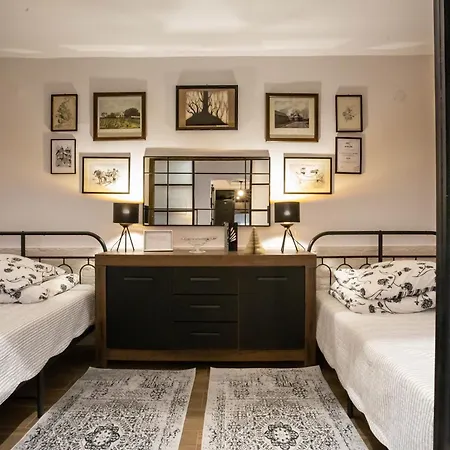Loft W Starej Wozowni Apartment *